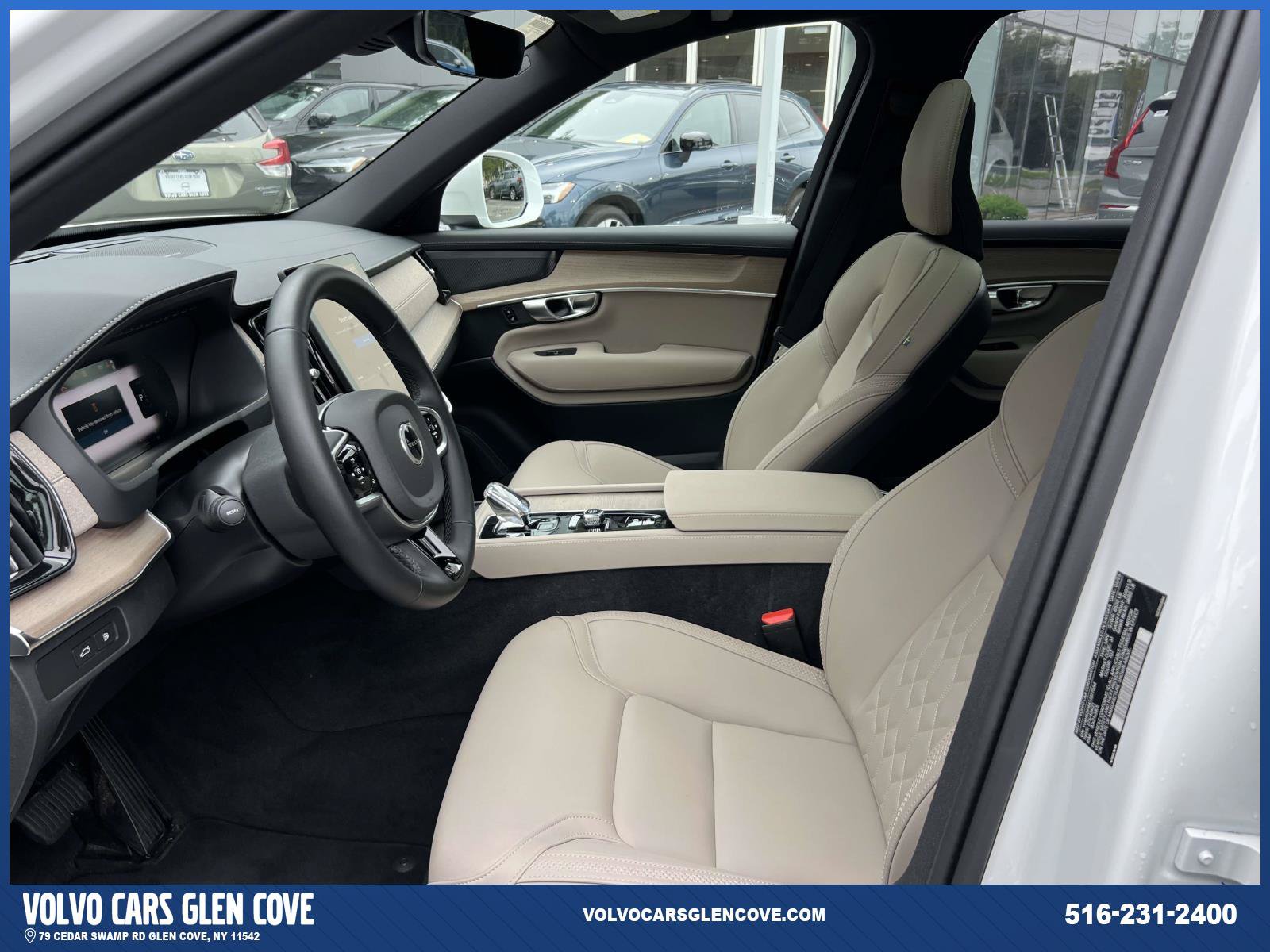 Certified 2025 Volvo XC90 T8 Plus AWD/4WD image 16