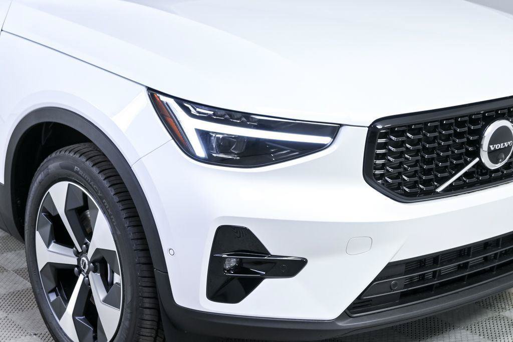 New 2026 Volvo XC40 B5 Plus w/ Protection Package Premier AWD/4WD image 36
