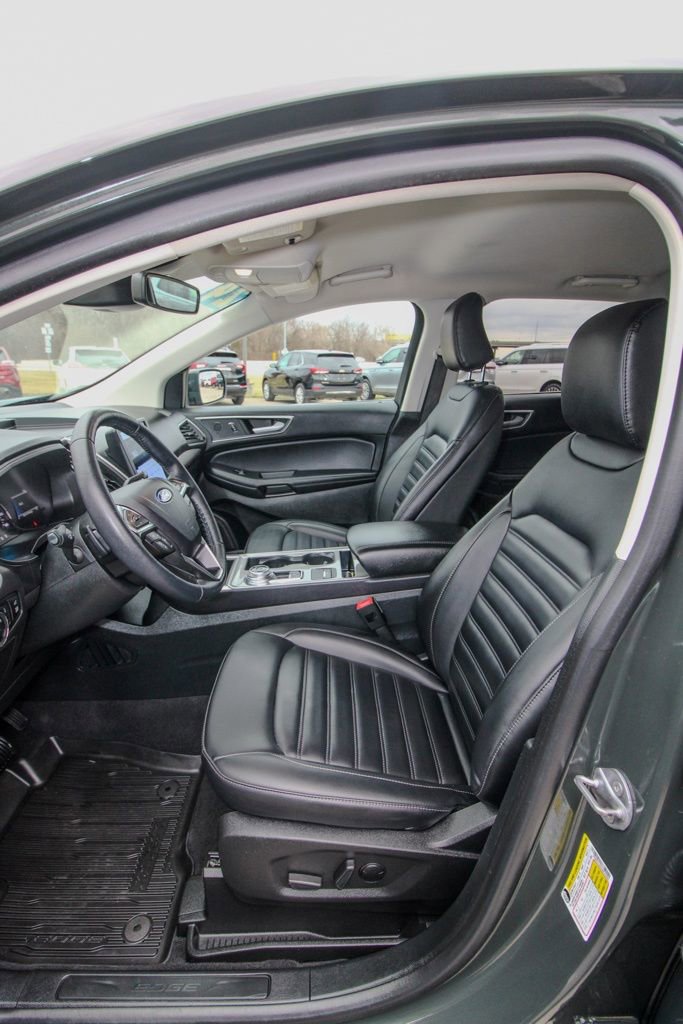 Used 2024 Ford Edge SEL w/ Convenience Package image 13