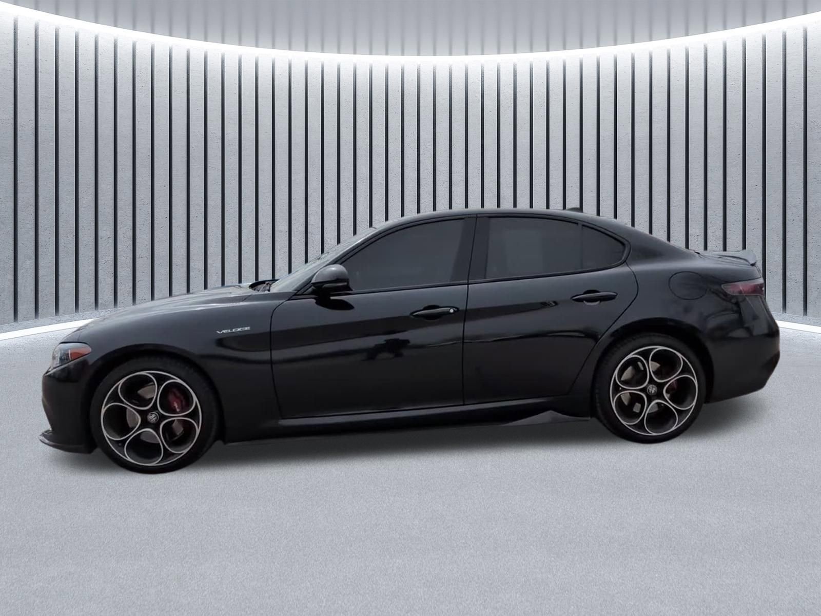 Used 2024 Alfa Romeo Giulia Veloce image 17