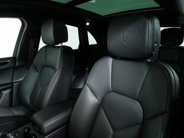 New 2026 Porsche Macan Turbo AWD/4WD image 5