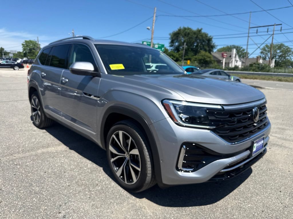 Used 2025 Volkswagen Atlas SEL Premium R-Line AWD/4WD image 3