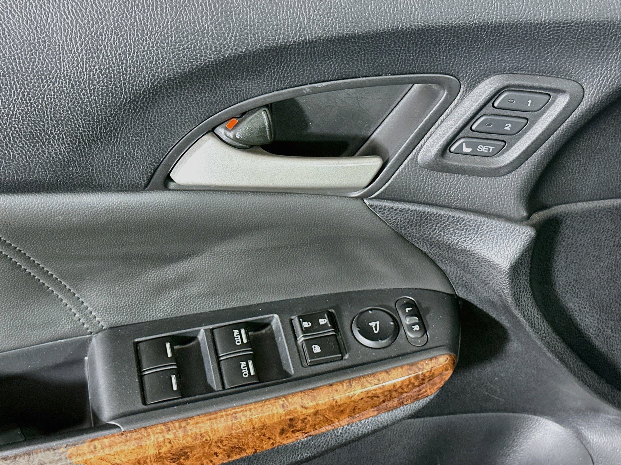 Used 2011 Honda Accord EX-L image 15