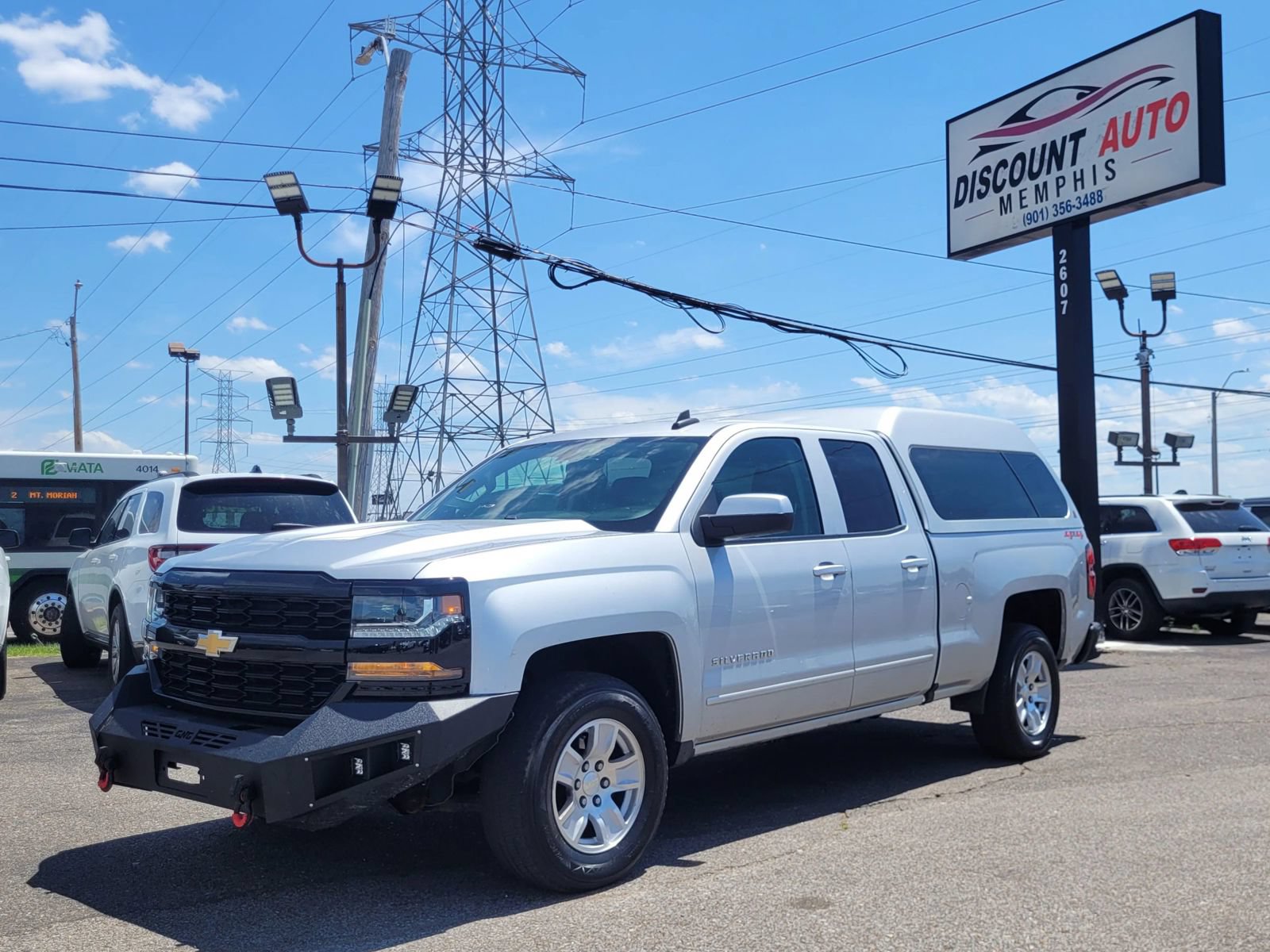 Used 2019 Chevrolet Silverado 1500 LT AWD/4WD image 3