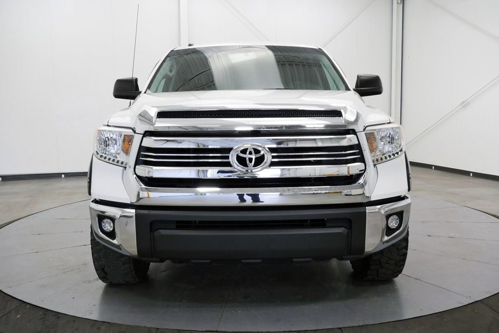 Used 2017 Toyota Tundra SR5 w/ SR5 Upgrade Package image 2