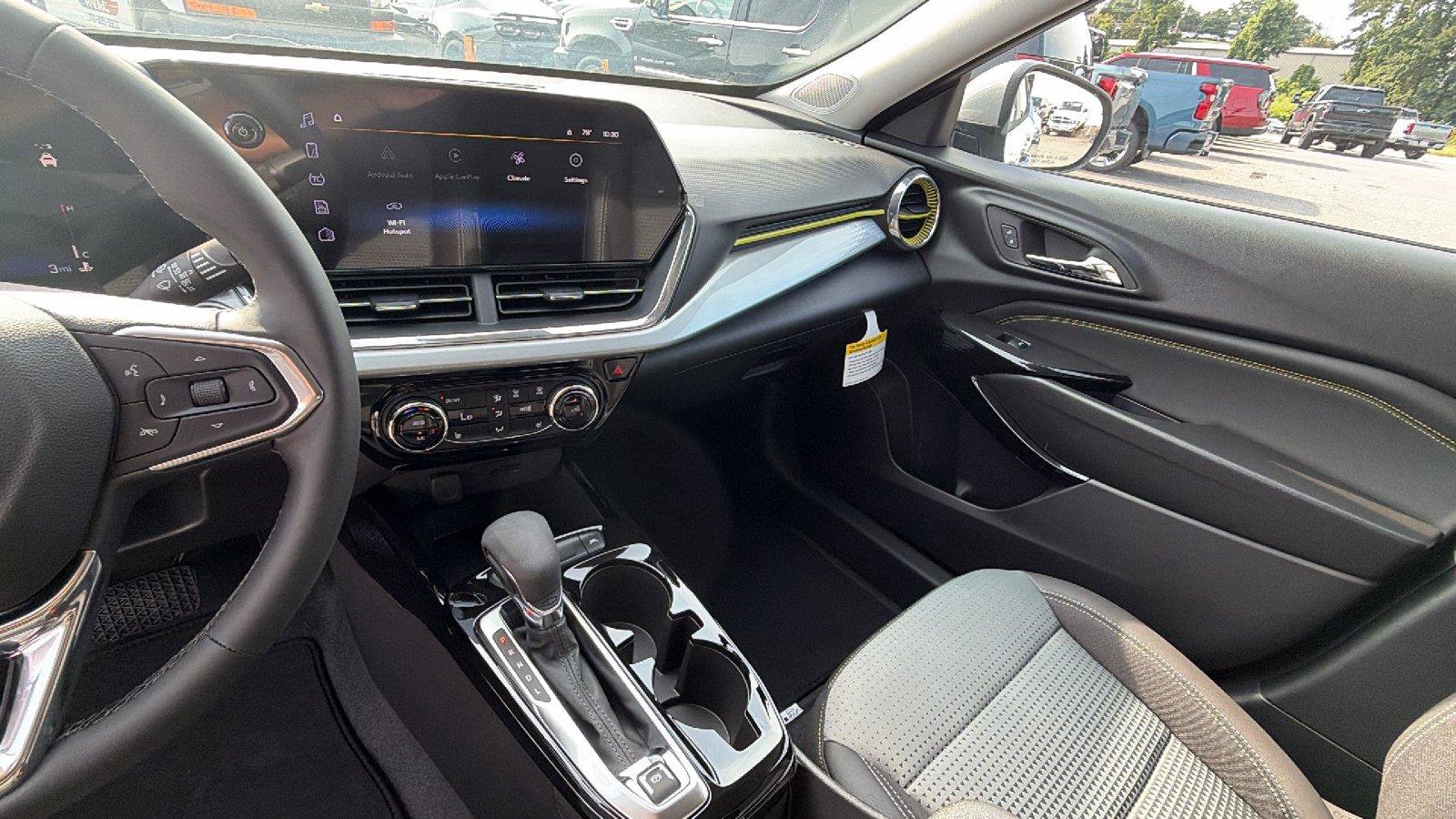 New 2026 Chevrolet Trax LT w/ Driver Confidence Package FWD image 5