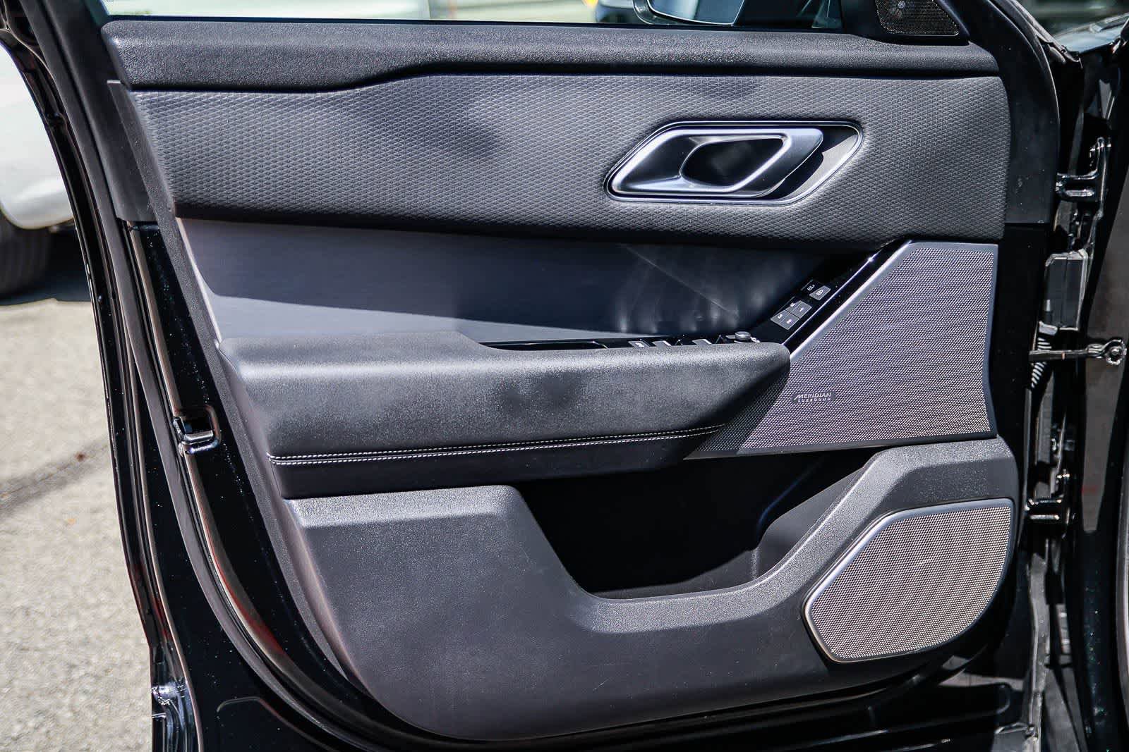 Used 2023 Land Rover Range Rover Velar HST image 21