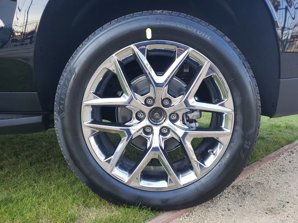 New 2026 Chevrolet Suburban LS w/ LPO, Dark Essentials Package image 5