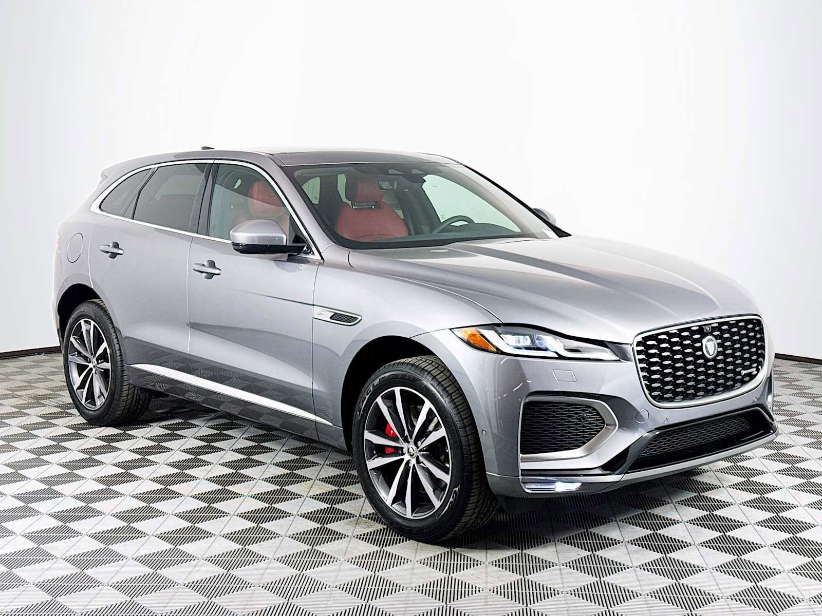 New 2025 Jaguar F-PACE R-Dynamic S image 3