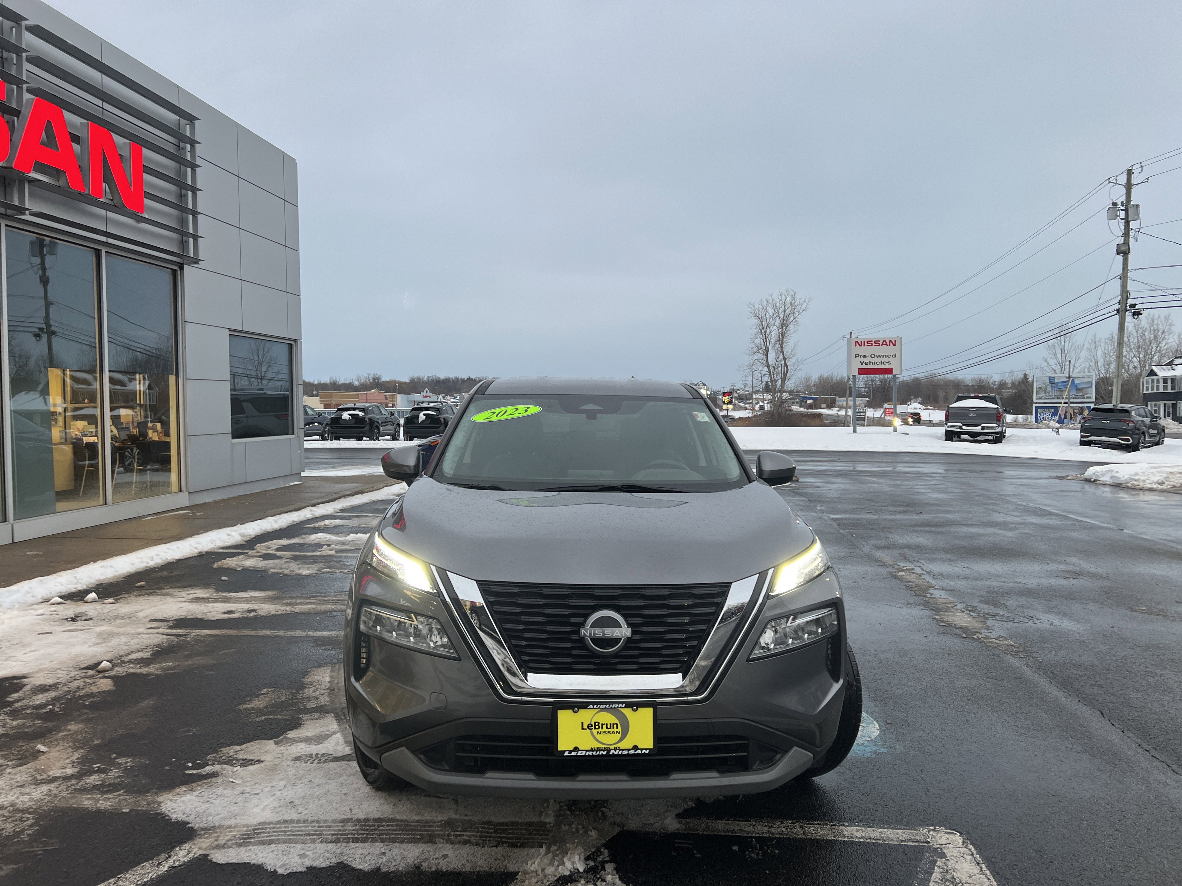 Used 2023 Nissan Rogue SV image 13