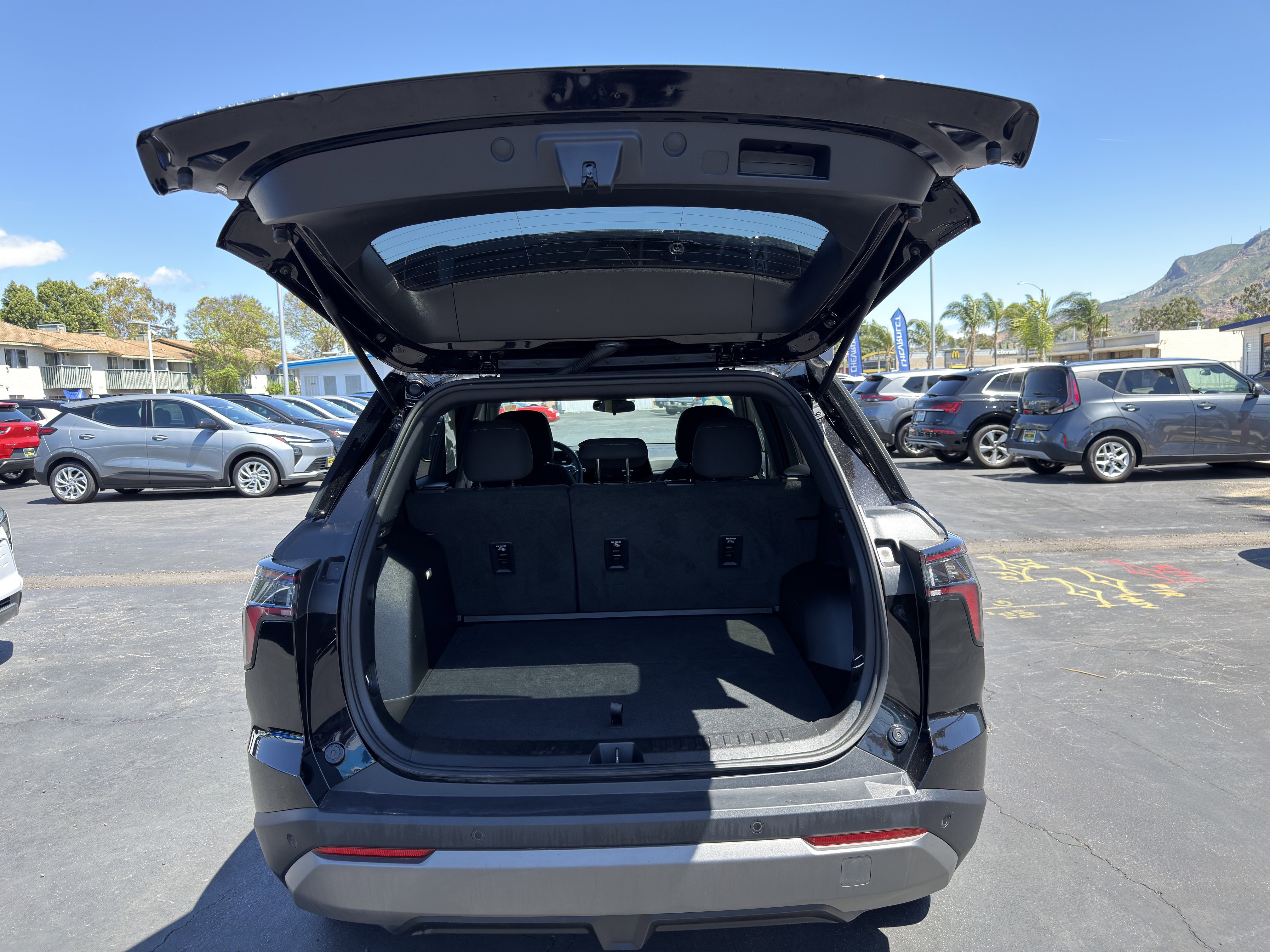 Used 2026 Chevrolet Equinox LT image 14