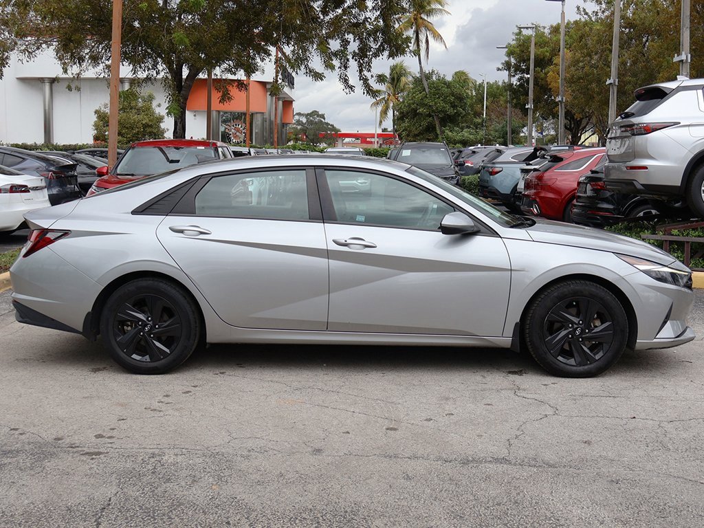Used 2022 Hyundai Elantra SEL w/ Convenience Package image 17