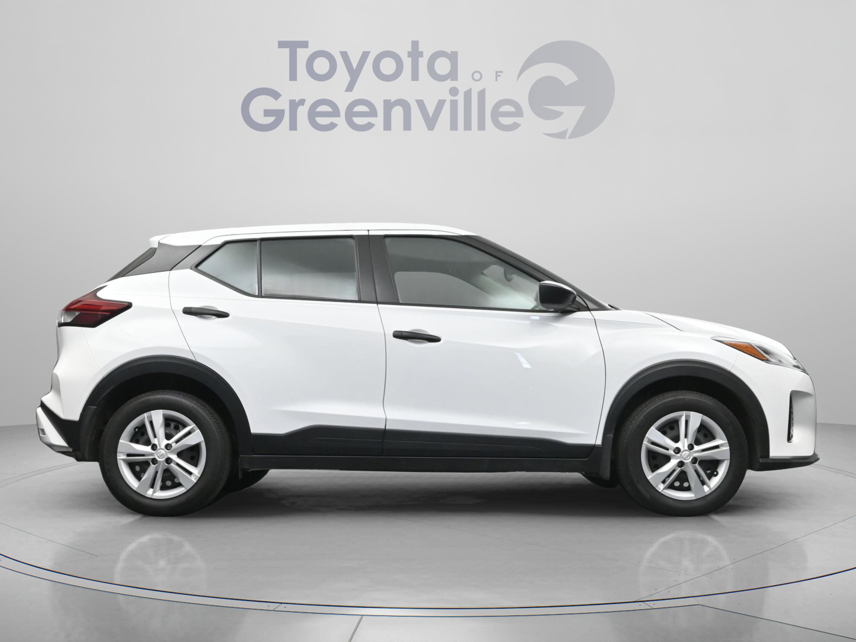 Used 2025 Nissan Kicks Play S image 17