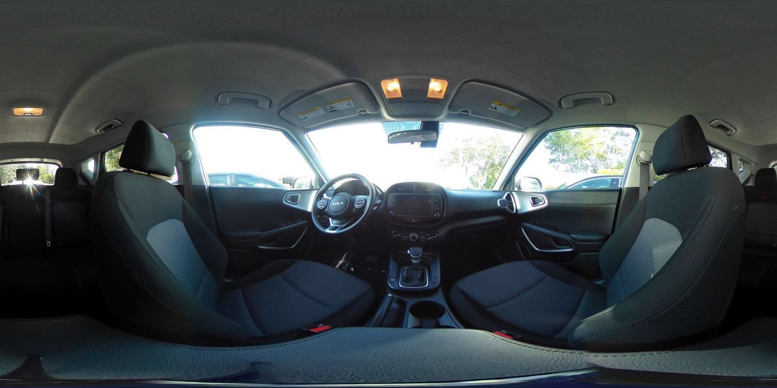 Used 2025 Kia Soul LX w/ LX Technology Package FWD image 36