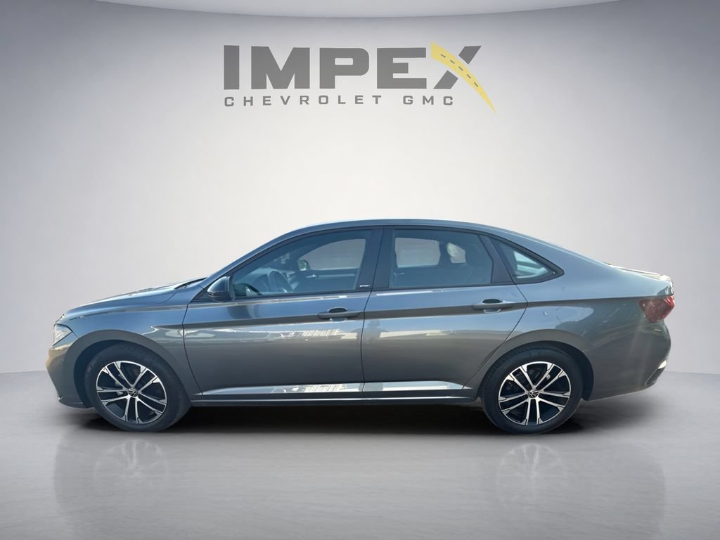 Used 2025 Volkswagen Jetta Sport FWD image 2