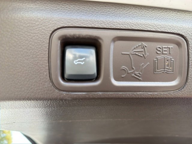 Used 2023 Ford Expedition King Ranch image 11