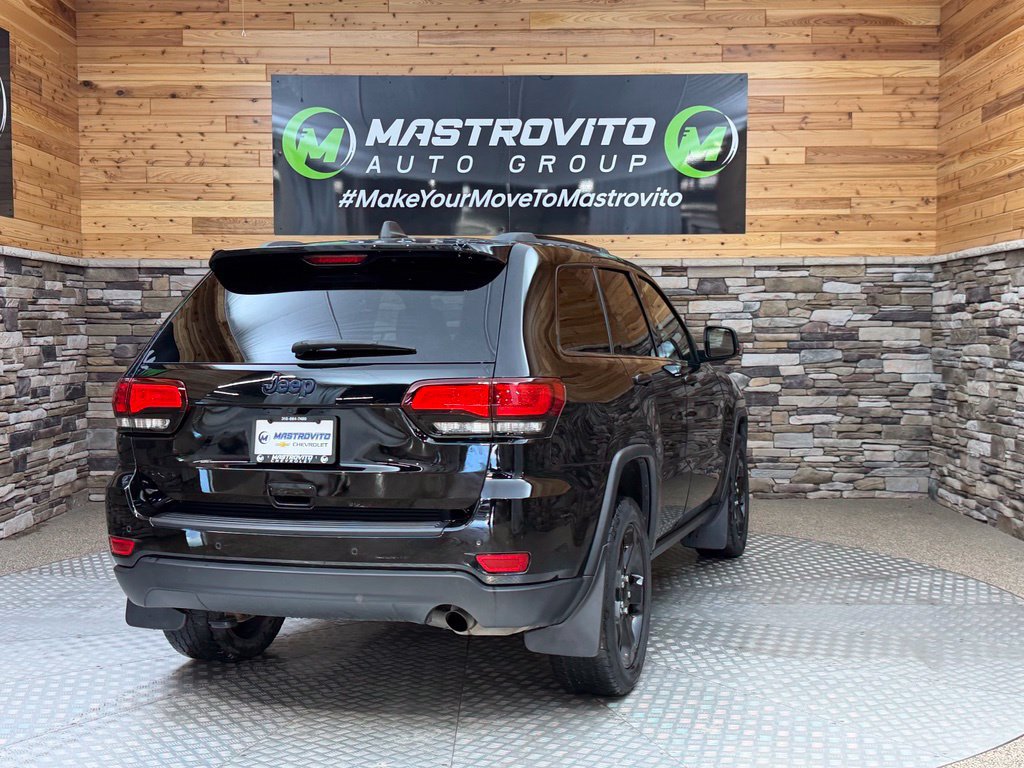 Used 2020 Jeep Grand Cherokee Laredo AWD/4WD image 24