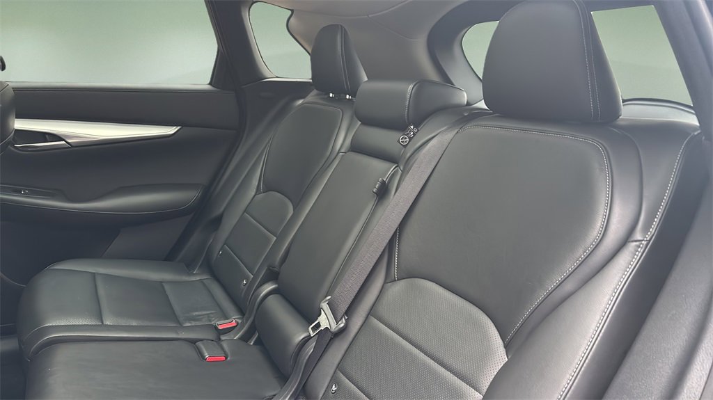 Used 2019 INFINITI QX50 Essential w/ Premium Heat Package image 10