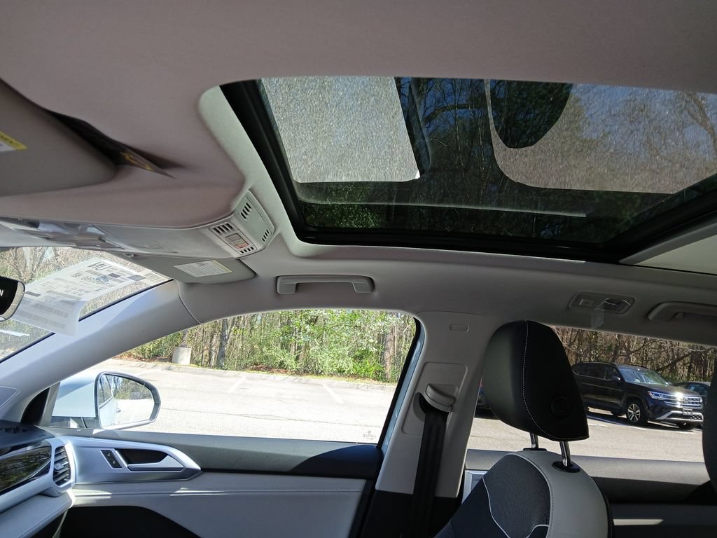 New 2026 Volkswagen Taos SE FWD image 20