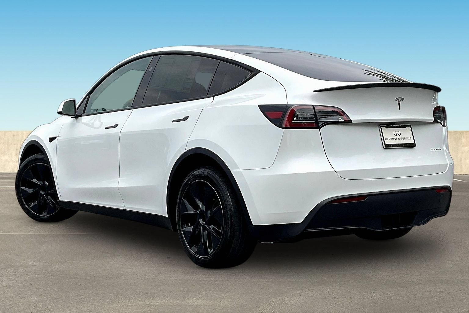 Used 2024 Tesla Model Y Long Range AWD/4WD image 4