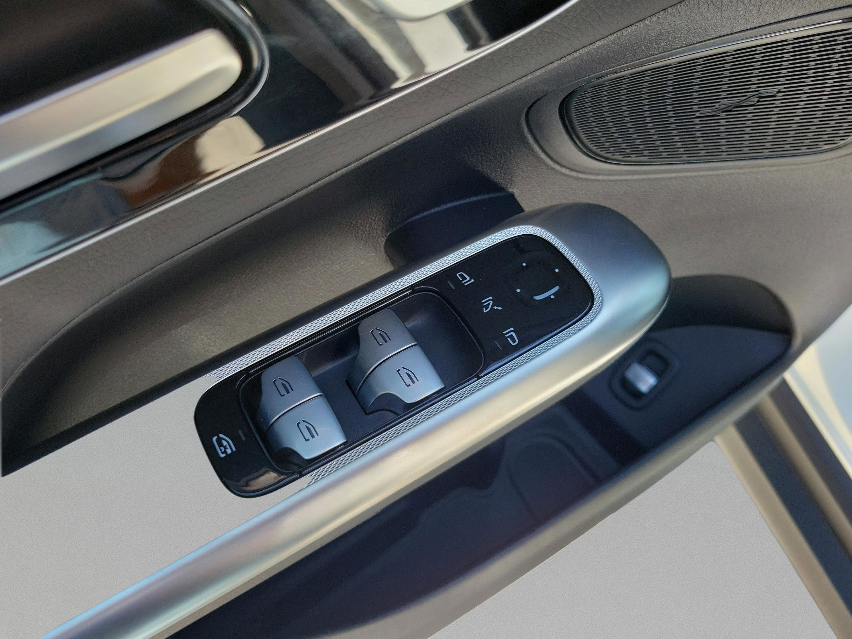 Certified 2026 Mercedes-Benz GLC 300 image 12