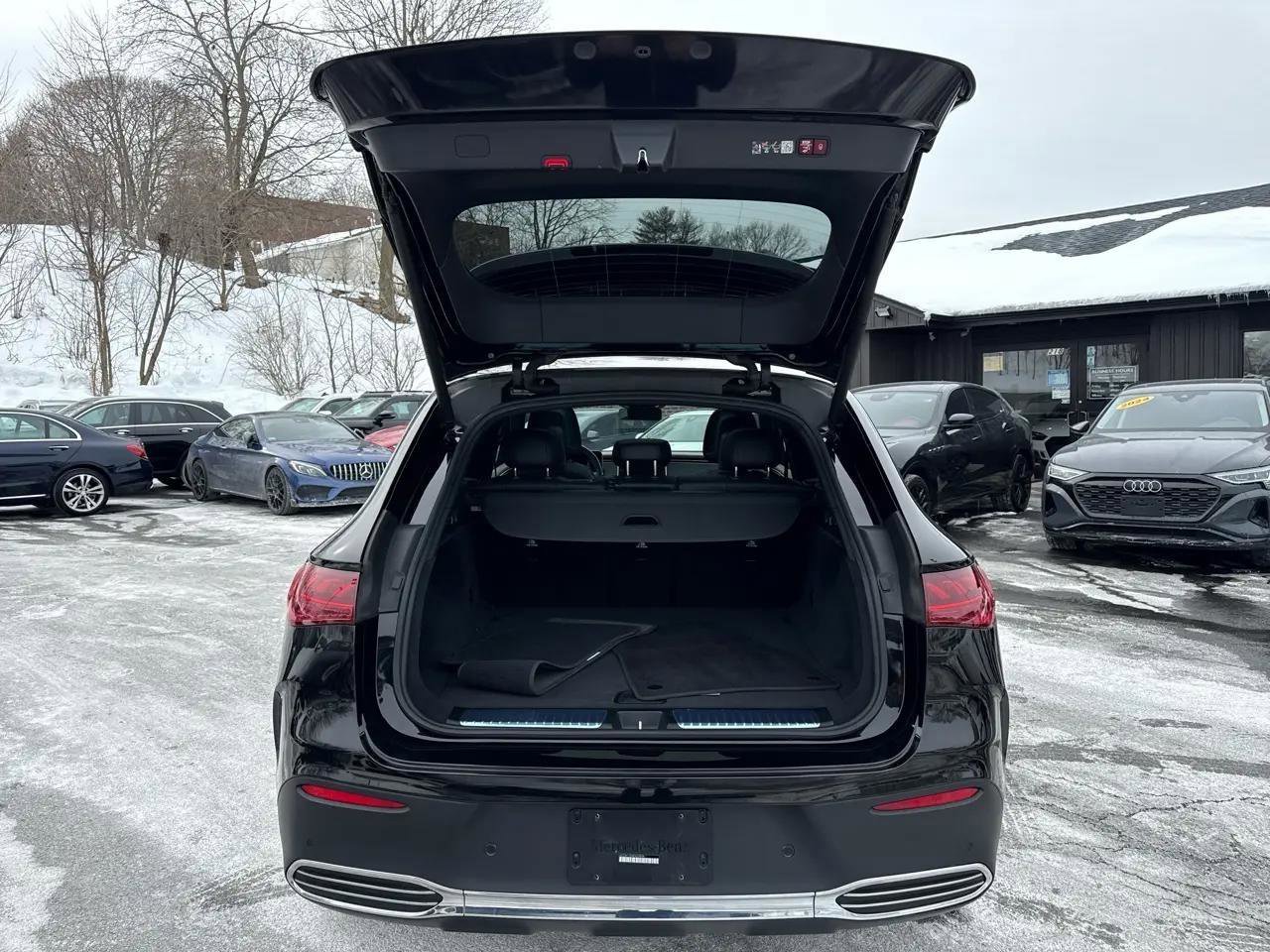 Used 2023 Mercedes-Benz EQE 350+ 4MATIC SUV w/ AMG Line Exterior Package image 16