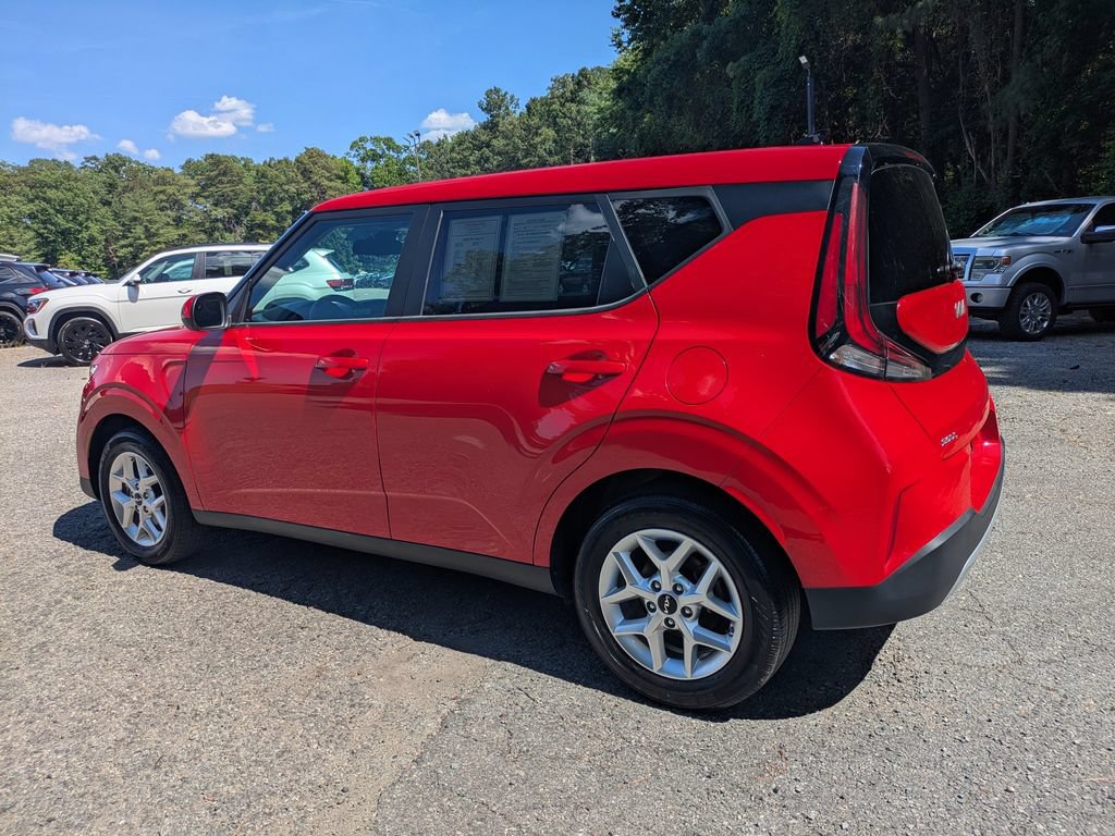 Used 2023 Kia Soul LX w/ LX Technology Package FWD image 6