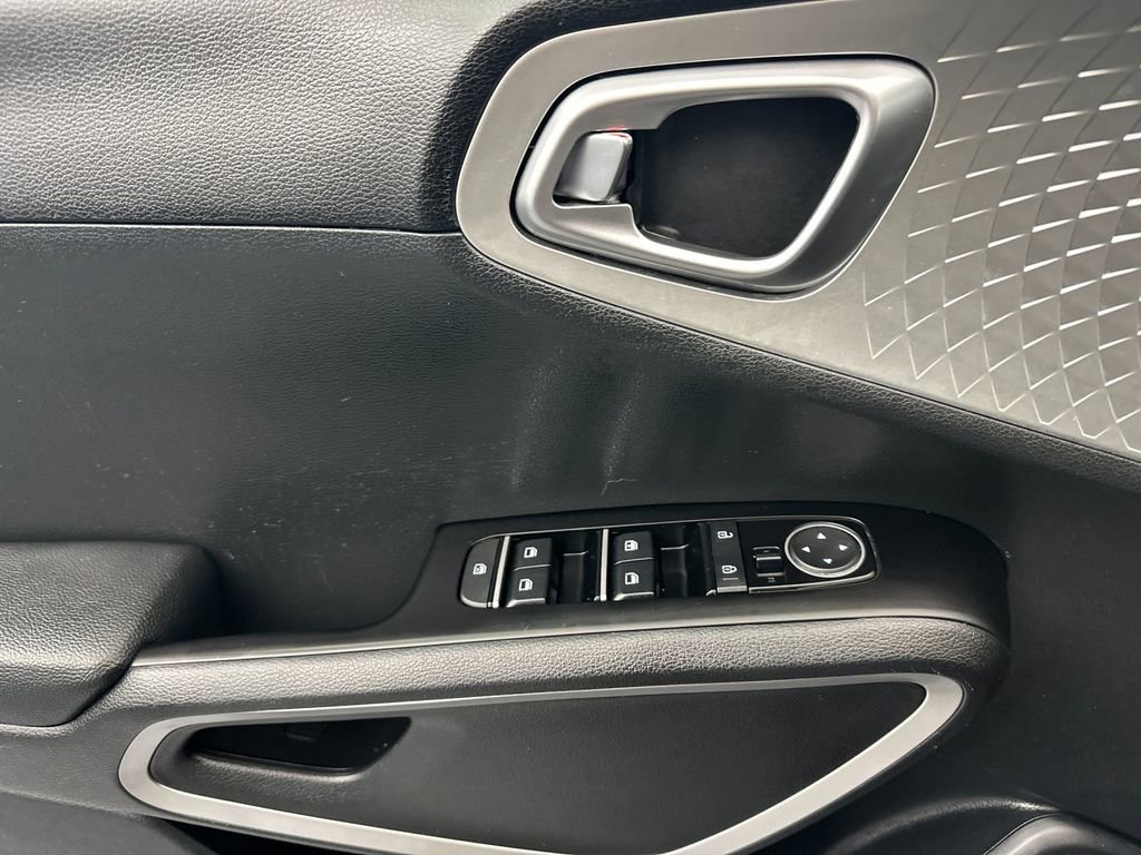 Used 2024 Kia Soul LX w/ Option Group 015 image 10