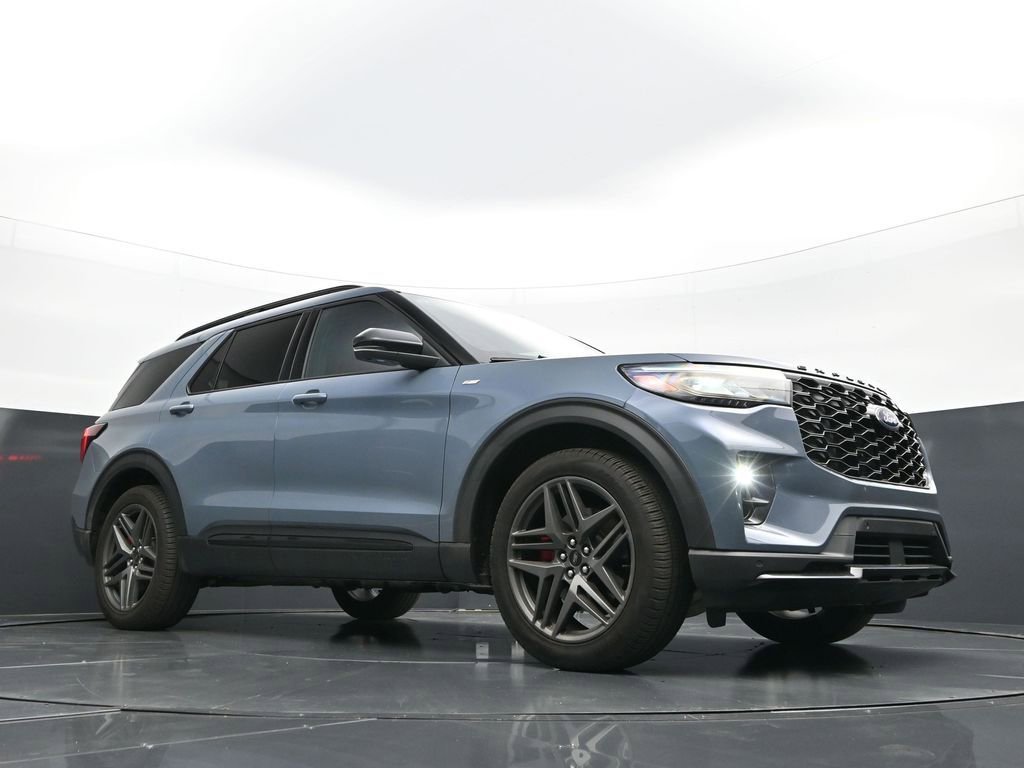 Used 2025 Ford Explorer ST-Line w/ Premium Package RWD image 29