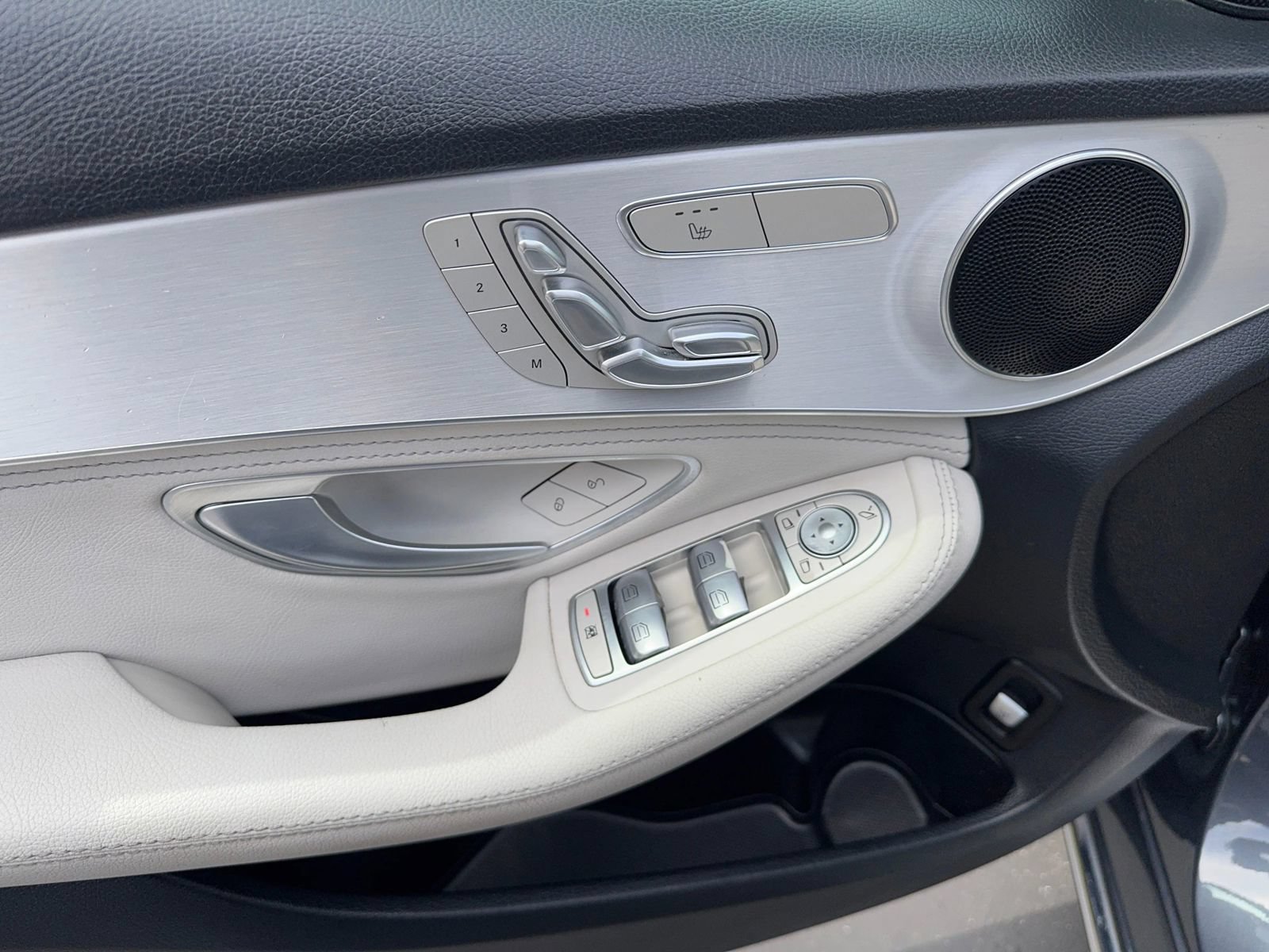 Used 2015 Mercedes-Benz C 300 4MATIC Sedan image 13