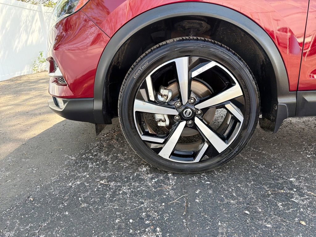 Used 2022 Nissan Rogue Sport SL w/ Premium Package FWD image 32