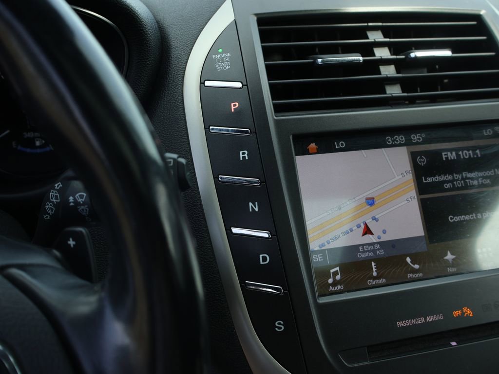 Used 2017 Lincoln MKC Reserve FWD image 36