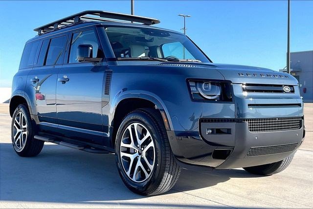 New 2026 Land Rover Defender 110 X-Dynamic SE image 2