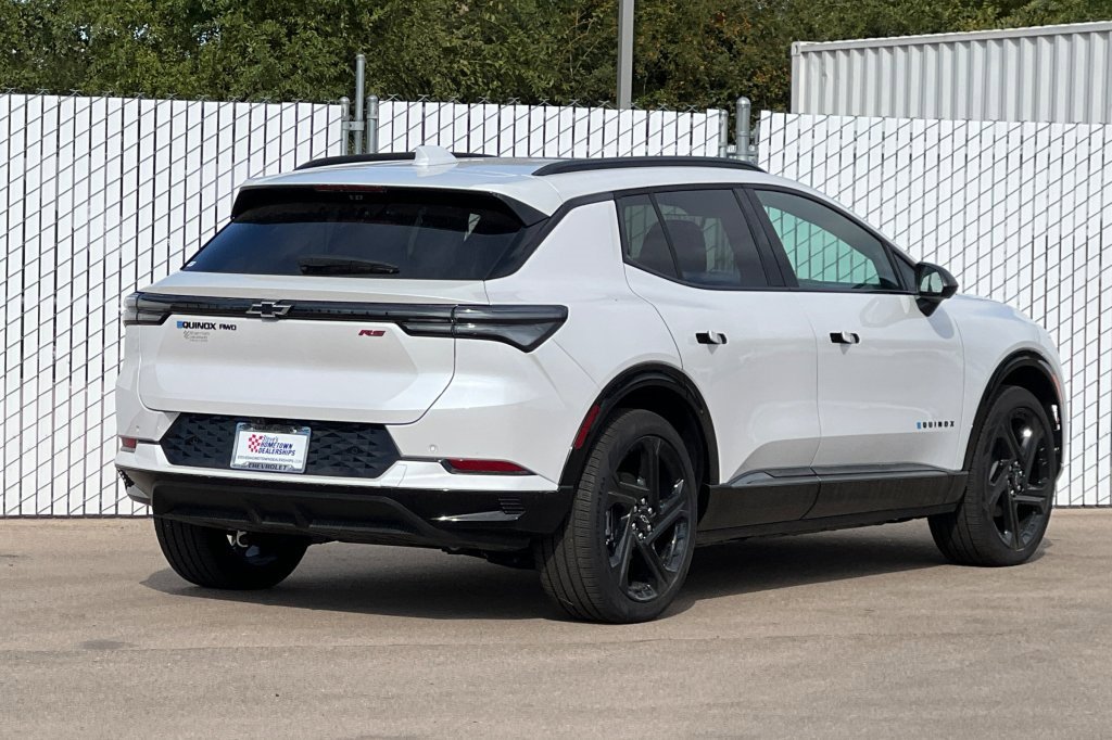 New 2025 Chevrolet Equinox EV RS image 4