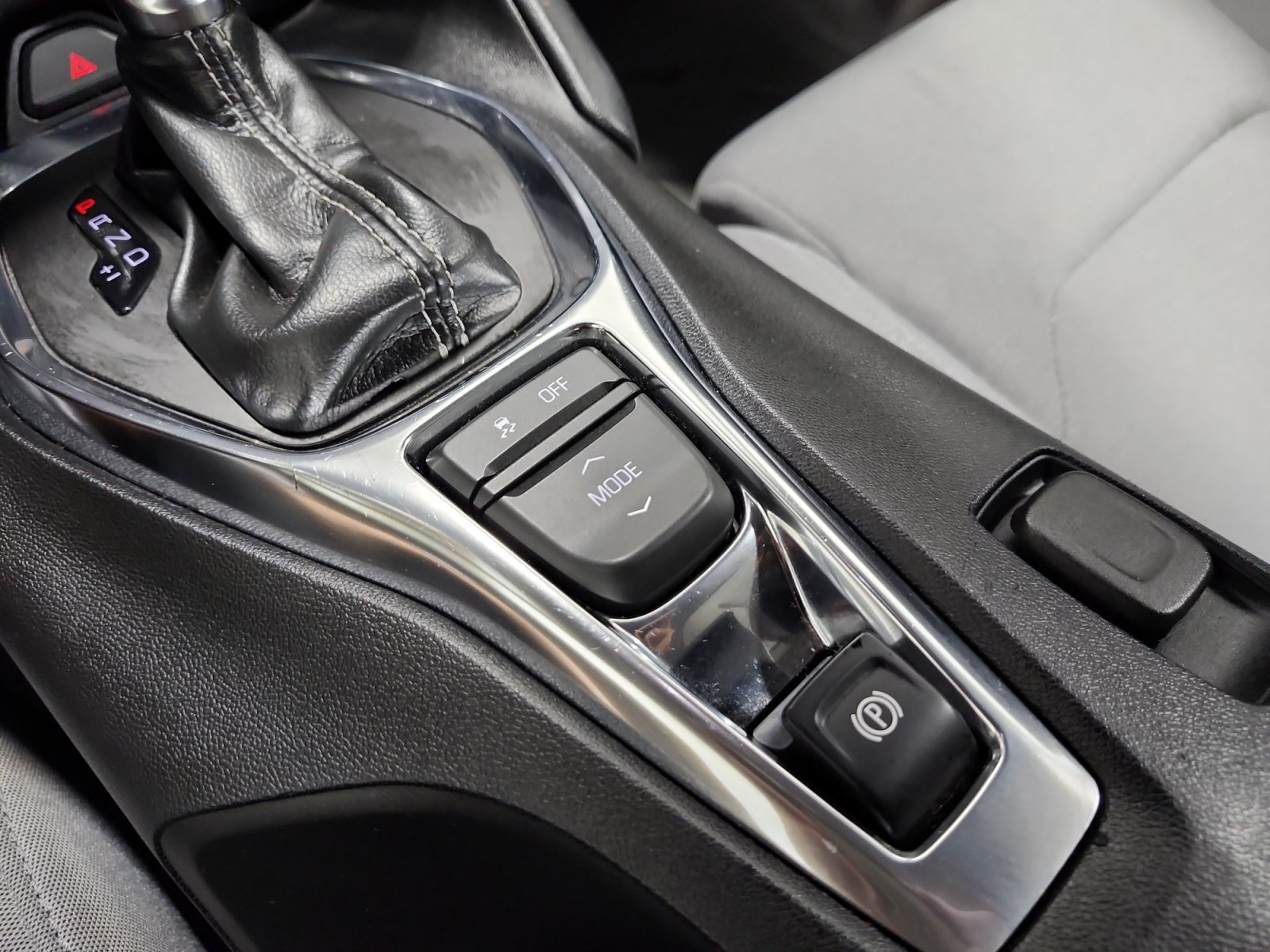Used 2020 Chevrolet Camaro LT RWD image 19