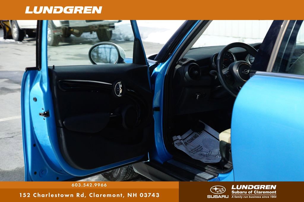 Used 2019 MINI Cooper 4-Door Hardtop image 10