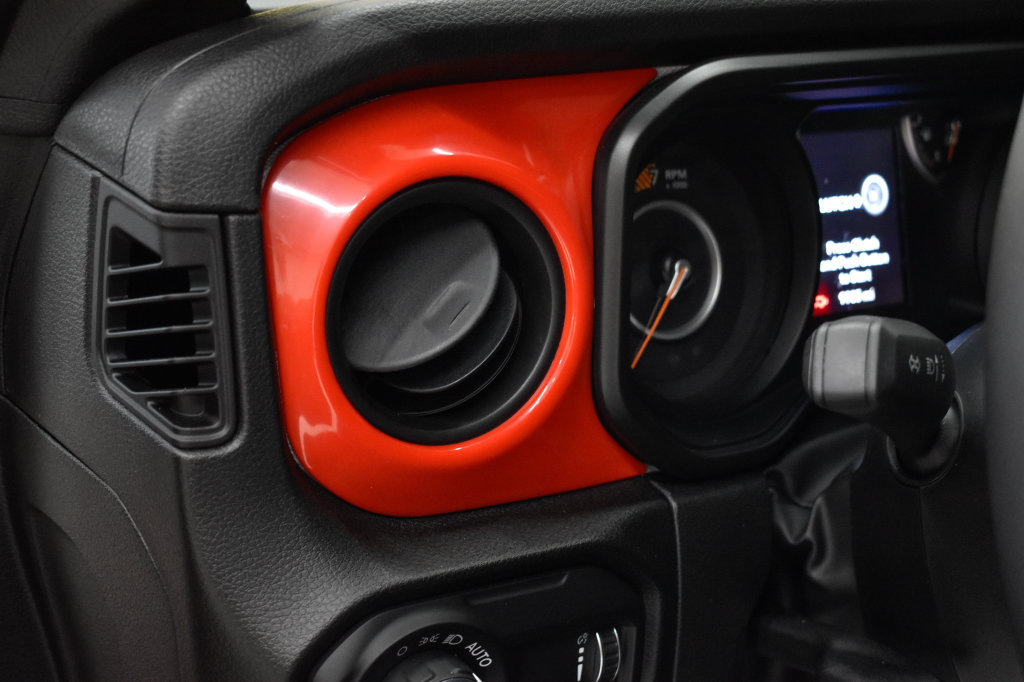 Used 2024 Jeep Wrangler Sport AWD/4WD image 18