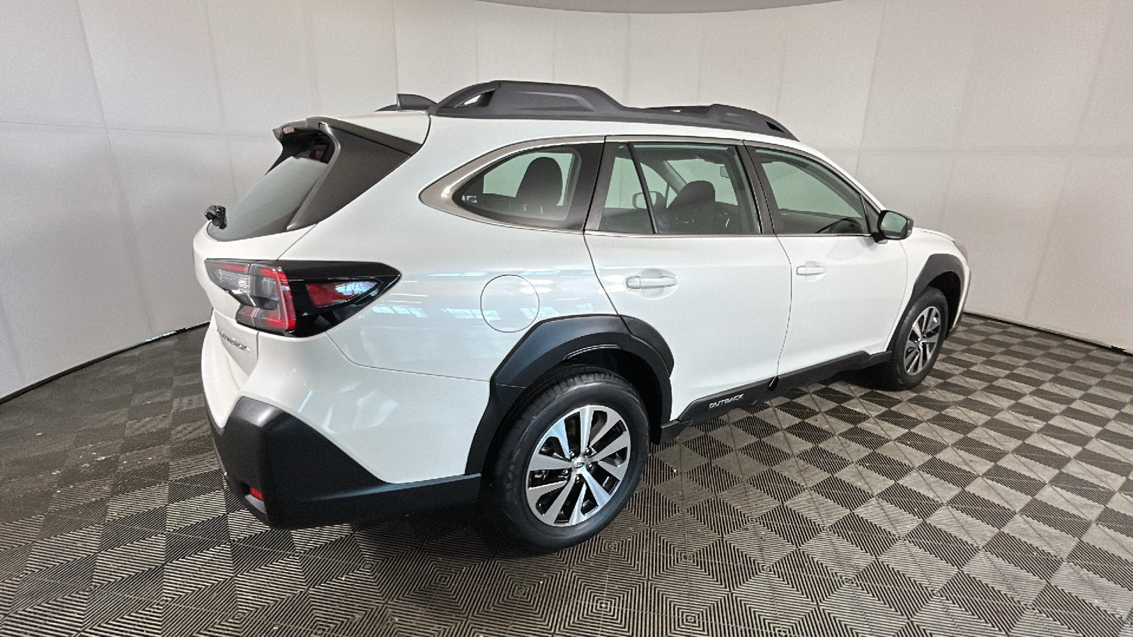 Used 2024 Subaru Outback AWD/4WD image 3