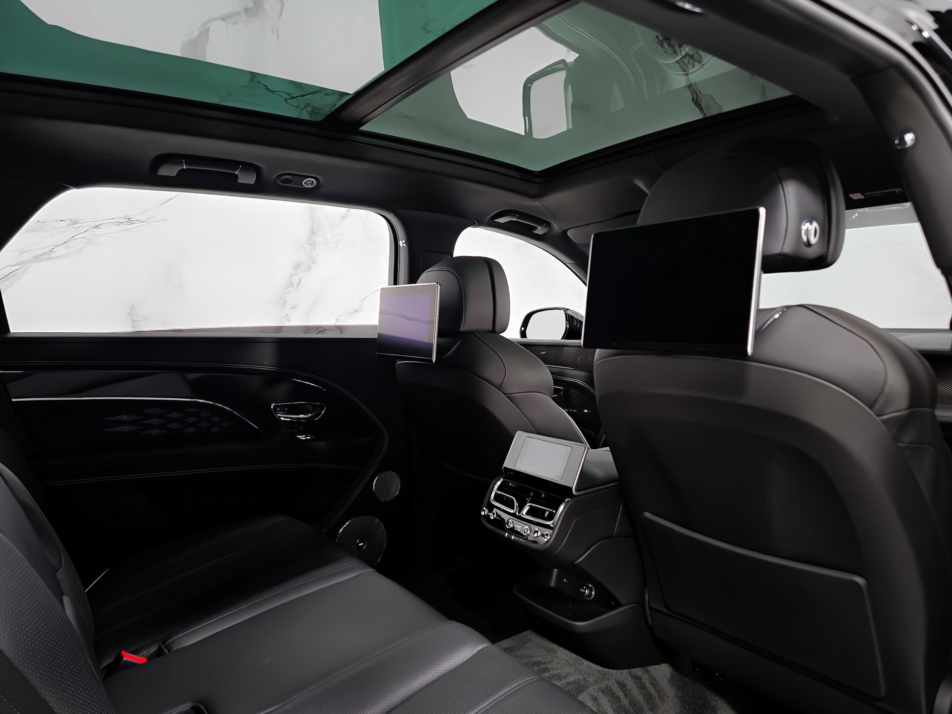 Used 2023 Bentley Bentayga Extended Wheelbase image 27