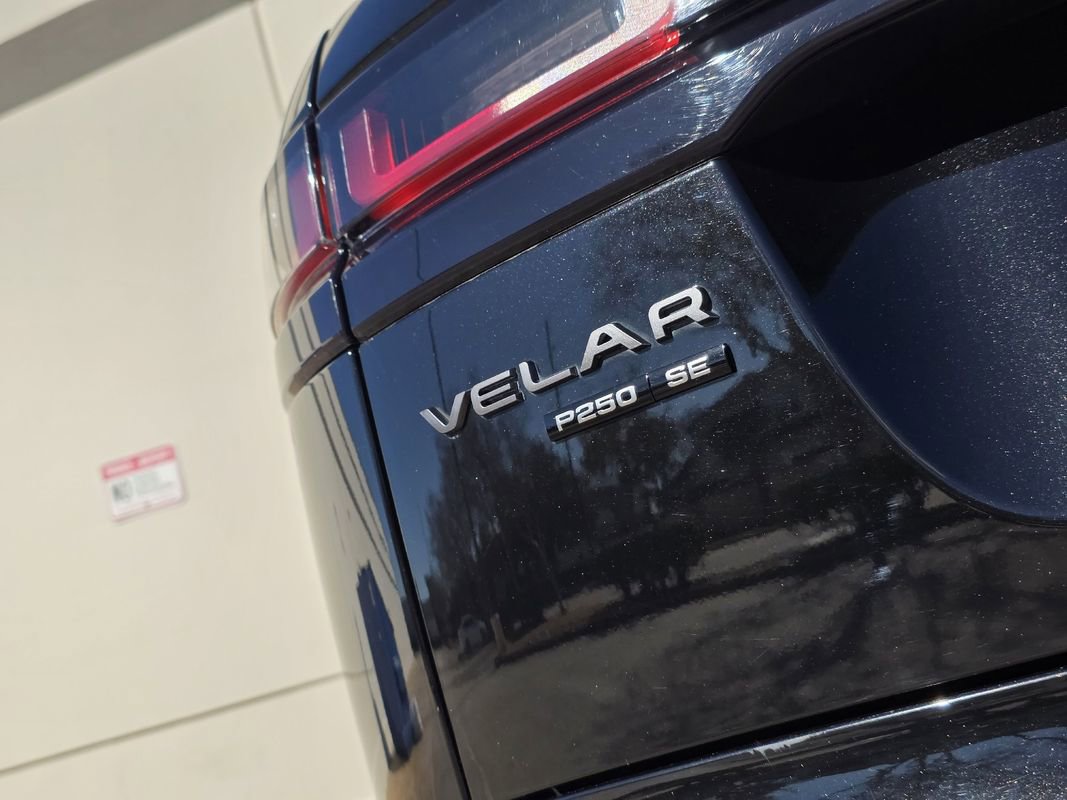 Used 2018 Land Rover Range Rover Velar R-Dynamic SE image 35