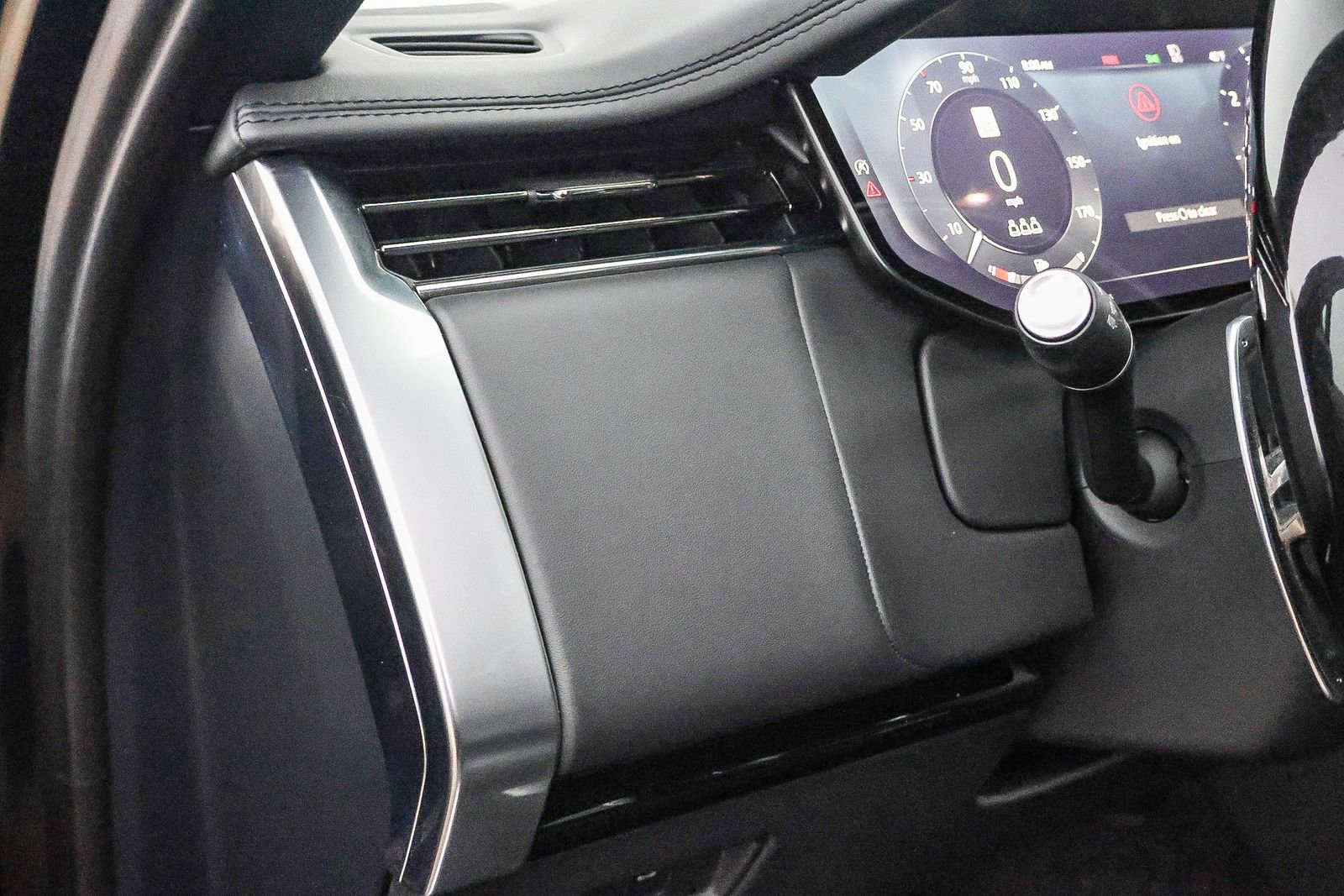 Used 2023 Land Rover Range Rover SE image 32