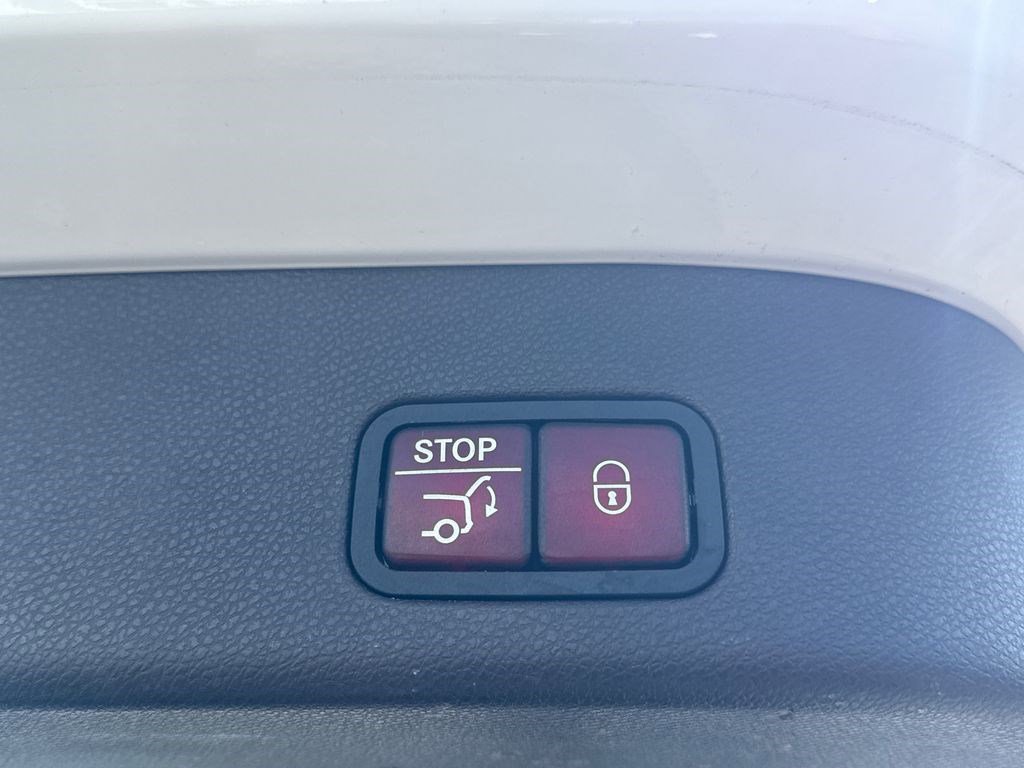 Used 2019 Mercedes-Benz GLS 450 4MATIC image 17