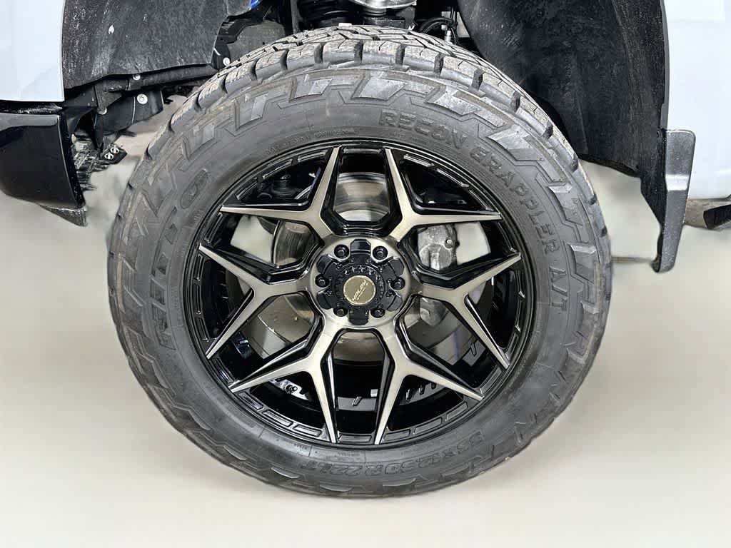 Used 2024 Chevrolet Silverado 1500 LT Trail Boss w/ Convenience Package II AWD/4WD image 8