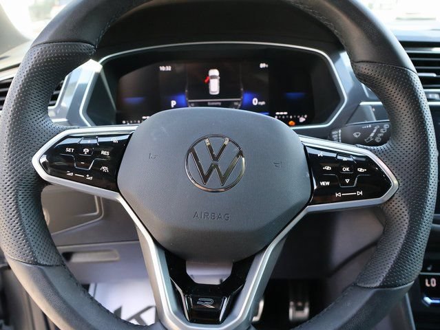 Used 2024 Volkswagen Tiguan SE R-Line FWD image 36
