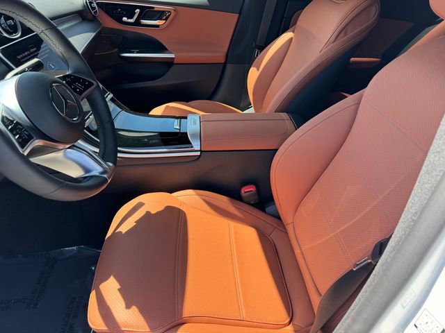 Used 2025 Mercedes-Benz C 300 4MATIC Sedan image 12