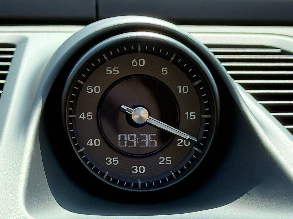 New 2025 Porsche Macan Turbo Electric image 14