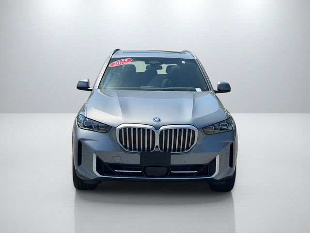 Used 2025 BMW X5 xDrive50e AWD/4WD image 2