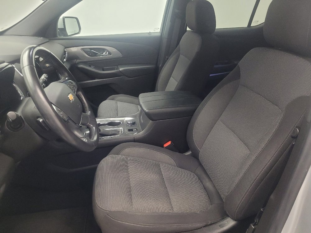 Used 2022 Chevrolet Traverse LT image 17
