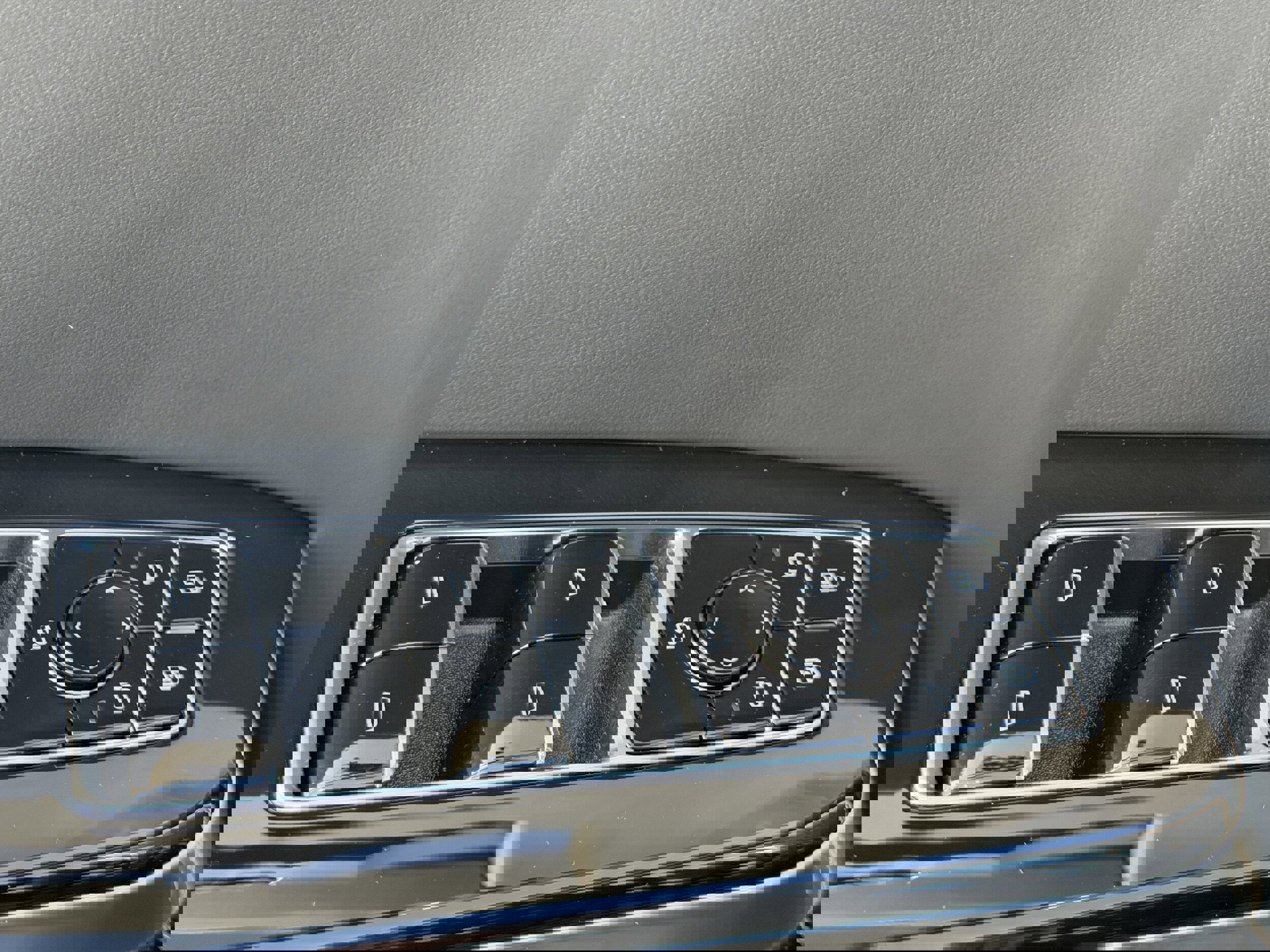 New 2026 Cadillac Escalade ESV V w/ LPO, ONYX Package AWD/4WD image 21