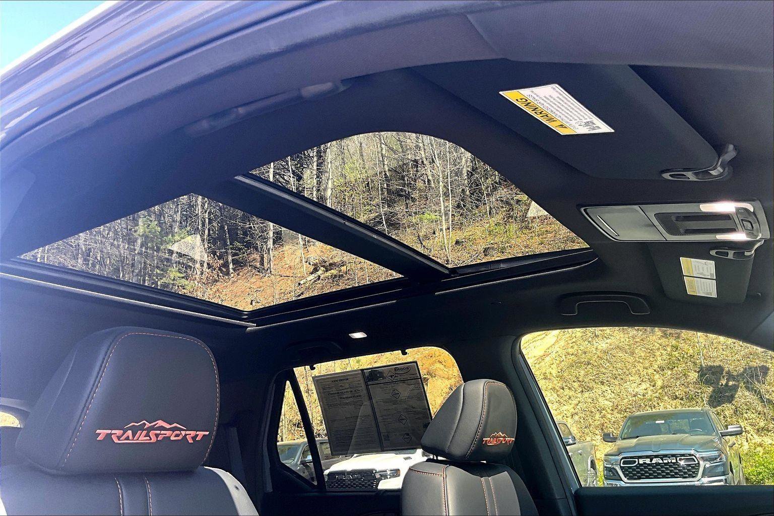 Used 2025 Honda Pilot TrailSport image 23